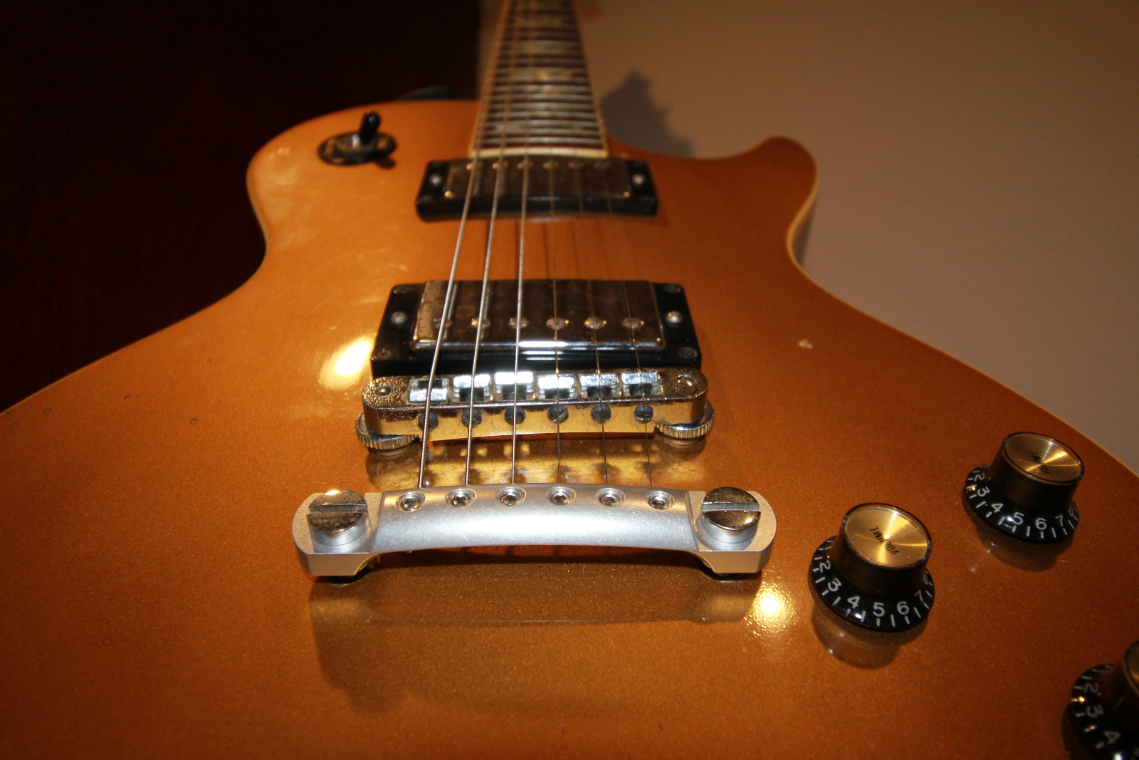 Gibson Les Paul Goldtop with CNC Aluminum Stopbar 